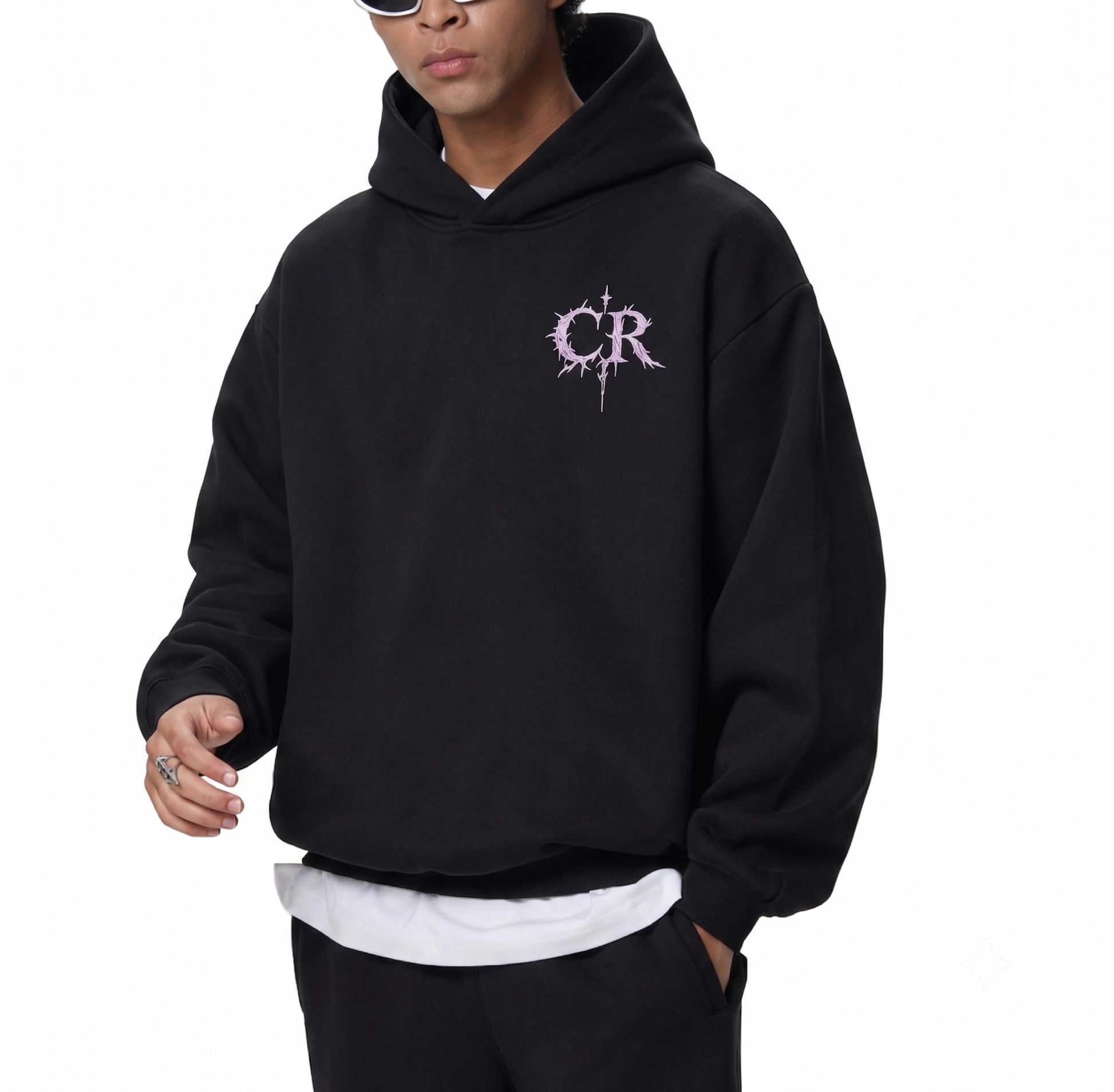 Czarna bluza z kapturem Shadow Code oversize na modelu - przód