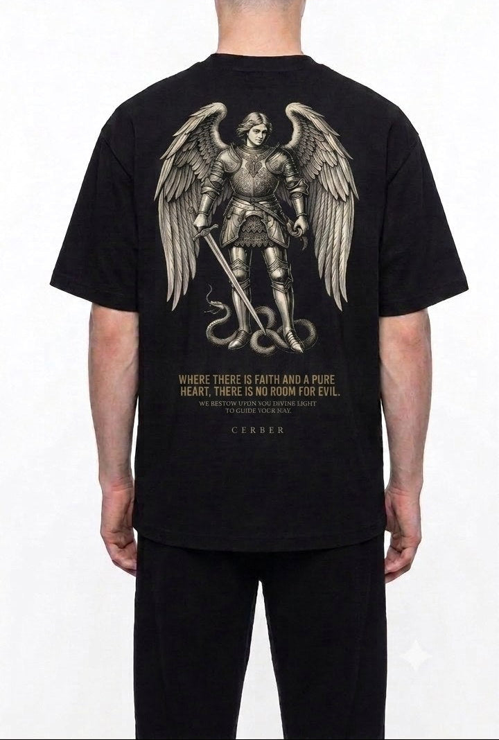 Czarna koszulka męska Cerber™ DIVINE GUARDIAN z aniołem na plecach widok z tyłu