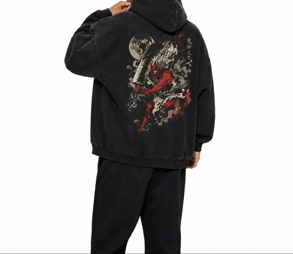 Bluza z kapturem acid wash Kishin Oni z japońskim nadrukiem demona na modelu - tył w ruchu
