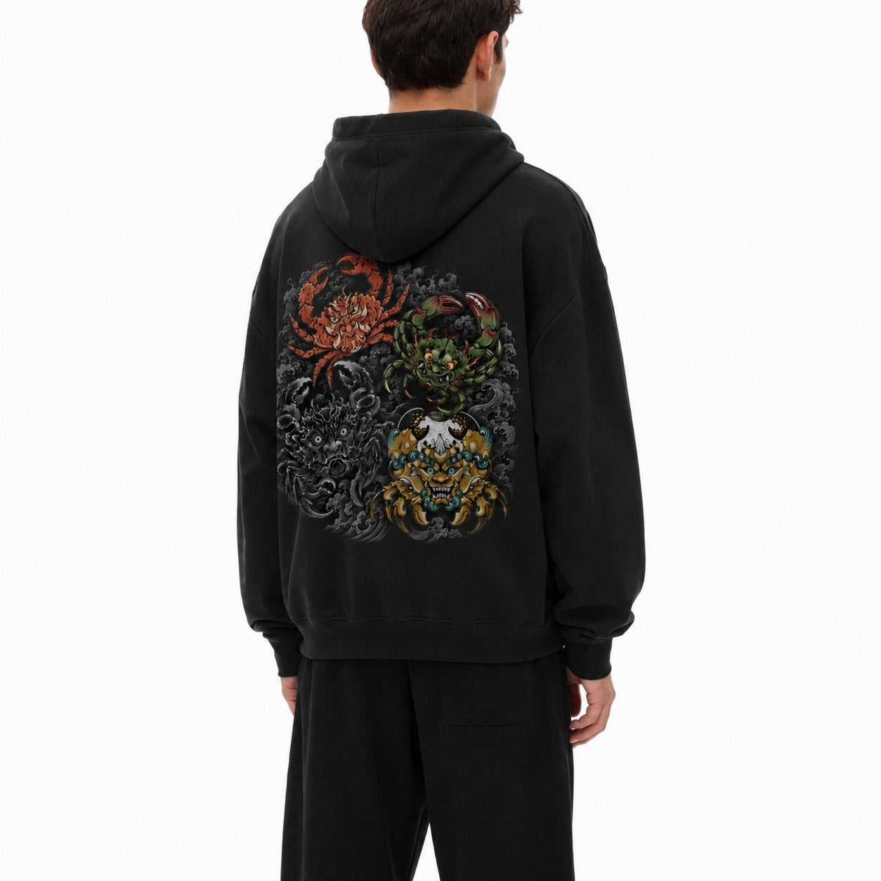 Męska bluza z kapturem Heike Crabs z japońskim nadrukiem demonicznych krabów na modelu - tył